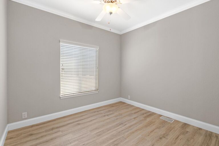 Bradford-BD-4580HSP-Bedroom-2a